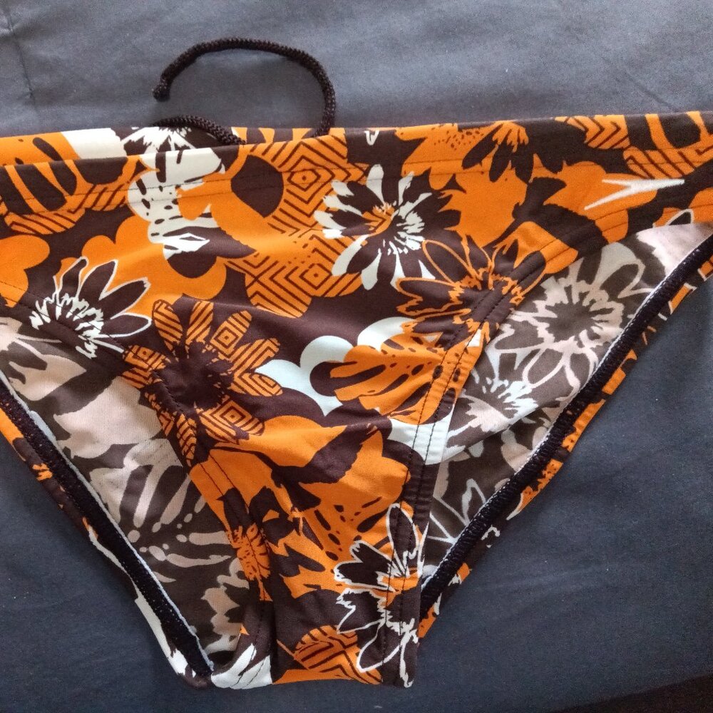 (*) VINTAGE 1" SPEEDO SWIM BRIEF, SIZE 29" (SMALL), ORANGE FLOWERS (Pre-owned)